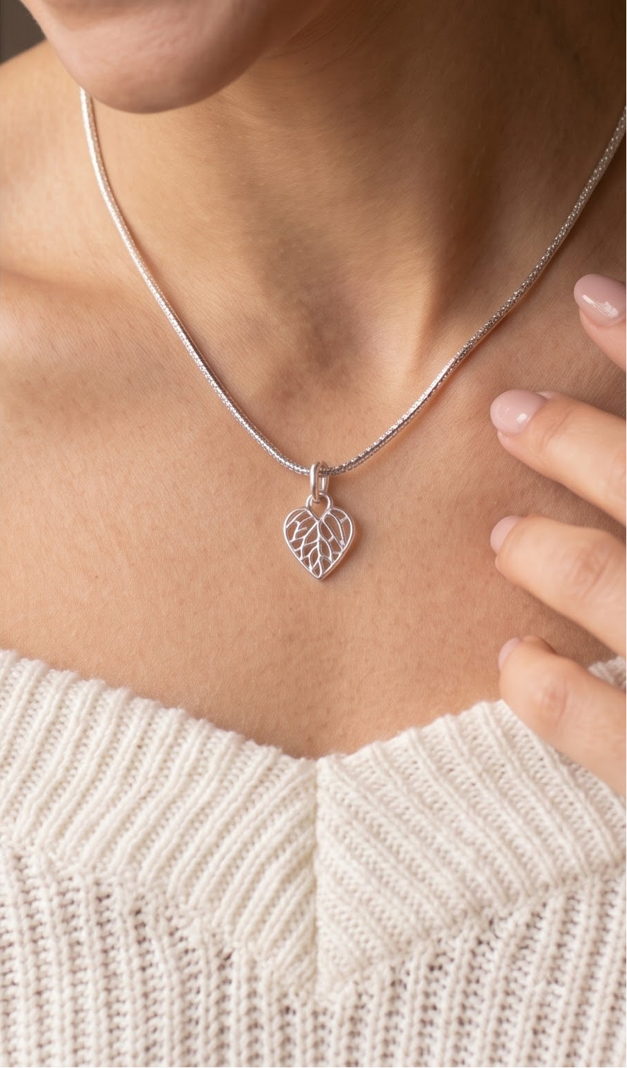 Silver Heart Leaf Pendant Necklace | Minimalist Nature Jewelry | Gift for Her | Christmas & Birthday Gift