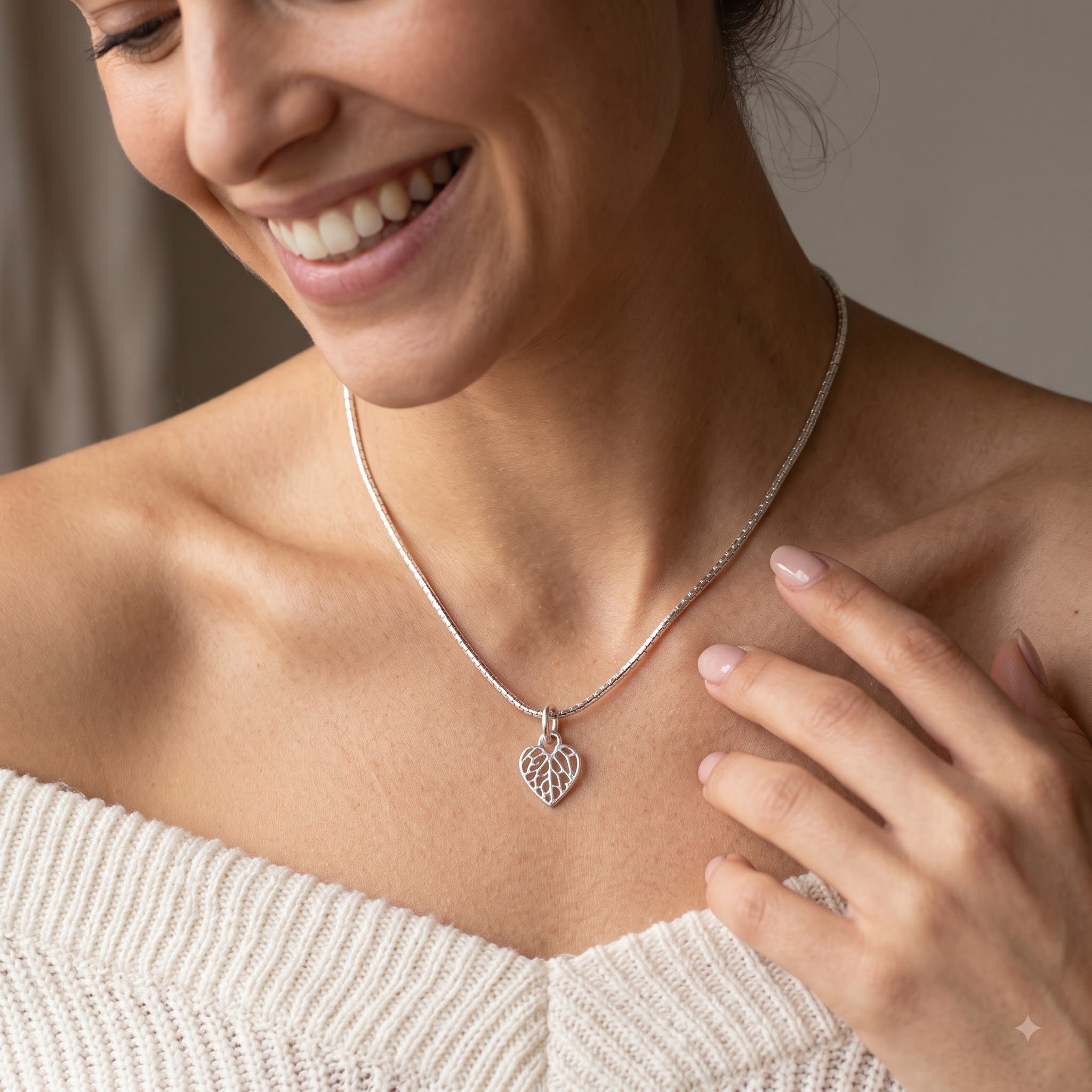 Silver Heart Leaf Pendant Necklace | Minimalist Nature Jewelry | Gift for Her | Christmas & Birthday Gift