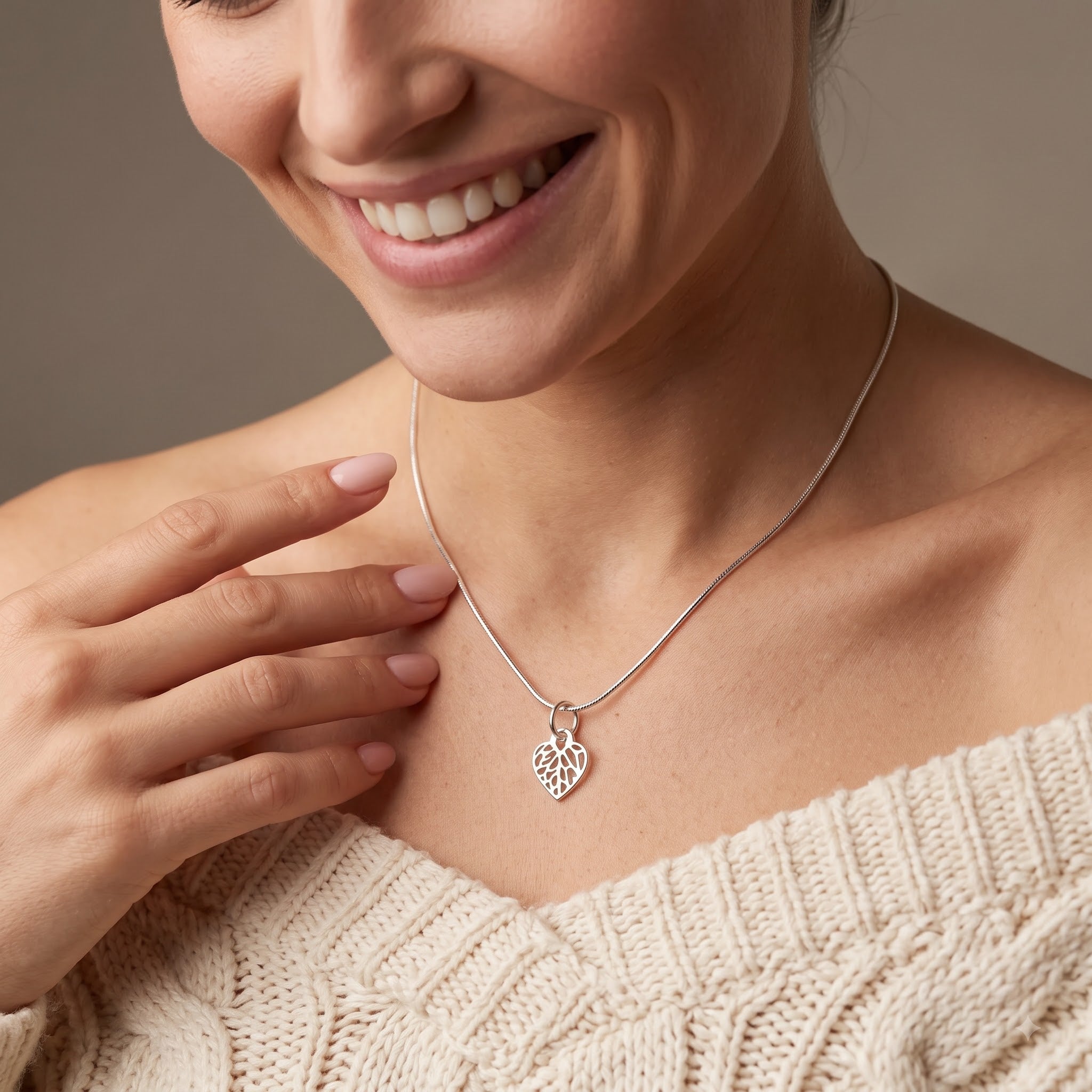 Silver Heart Leaf Pendant Necklace | Minimalist Nature Jewelry | Gift for Her | Christmas & Birthday Gift