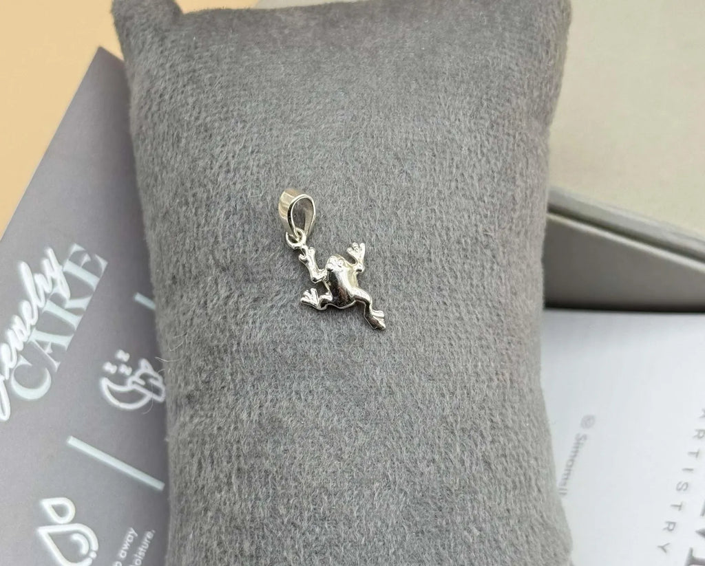 Silver Frog Pendant Necklace | 925 Sterling Silver Animal Charm Jewelry | Cute Frog Necklace for Women & Men | Unique Nature Gift